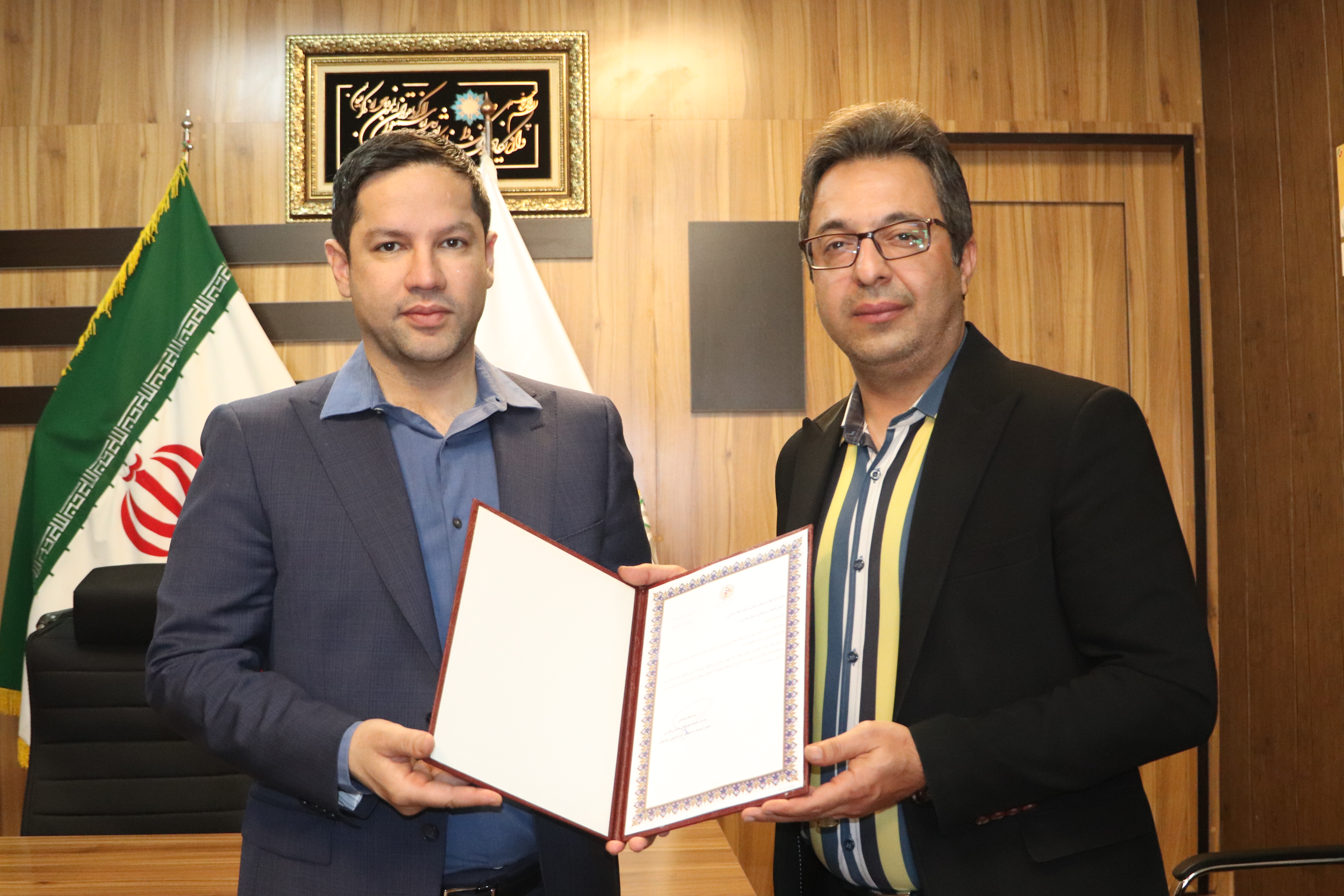 تجلیل رئیس هیات هندبال فارس از رئیس،دبیر و مسئول کمیته روابط عمومی هیات پزشکی ورزشی فارس