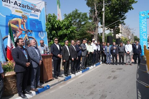 حضور دکتر جنگی اقدم رئیس هیات پزشکی ورزشی آذربایجان غربی و مسئولین استانی در مرحله دوم تور دوچرخه سواری بین المللی ایران_آذربایجان