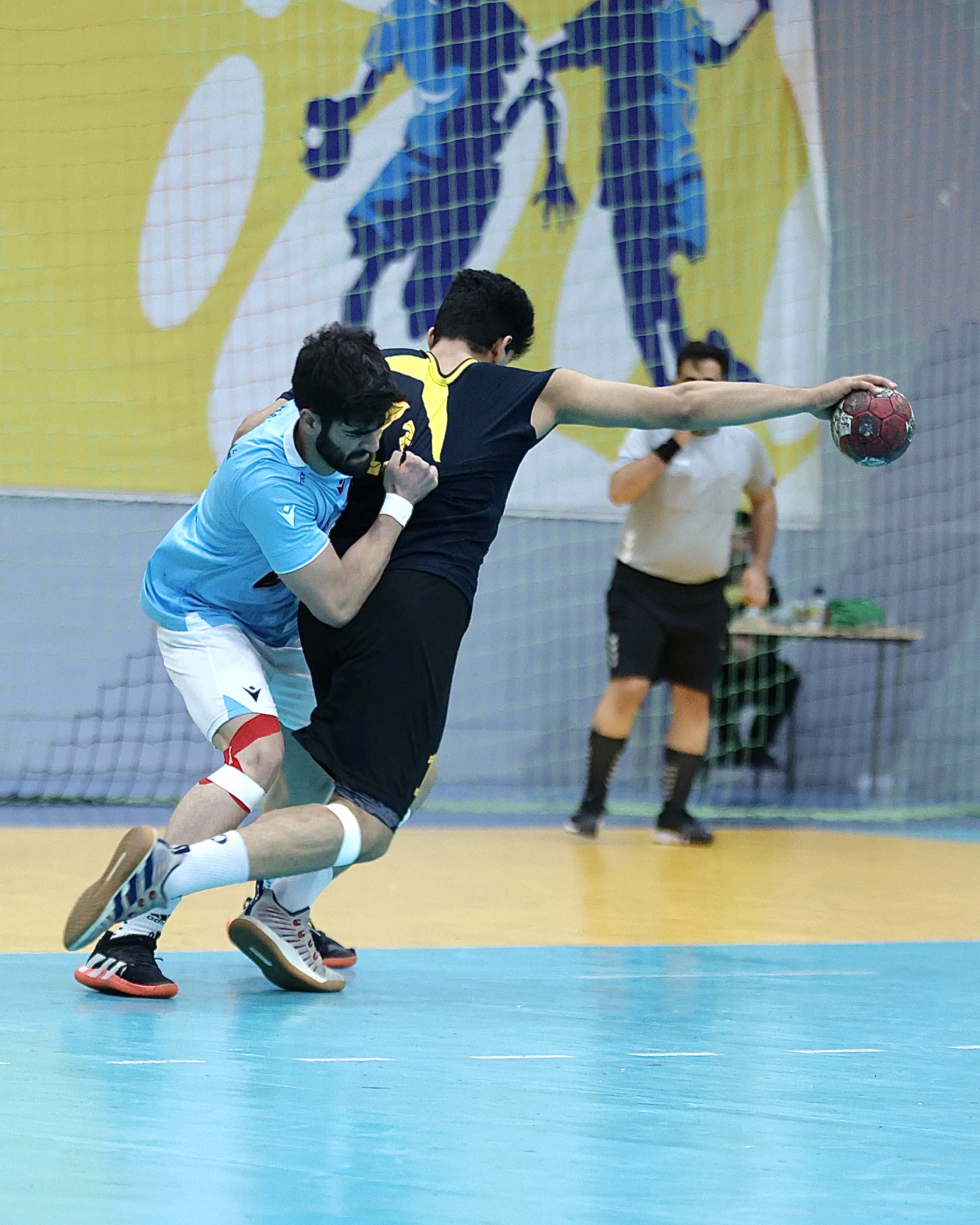 عمل جراحی ملی پوش هندبال ساحلی توسط رئیس هیات پزشکی ورزشی فارس