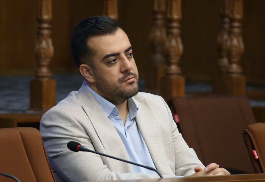 دکتر احسان اسدی دبیر فدراسیون هاکی و مسئول کمیته پزشکی