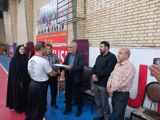 تجلیل از مسئول هیئت کنگ فو شهرستان زرندیه