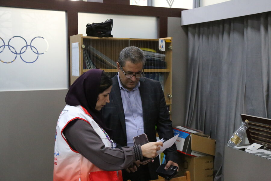 بازدید دکتر اردیبهشت از روند انجام معاینات ورزشکاران اعزامی به بازی‌های همبستگی کشورهای اسلامی و آسیایی جوانان