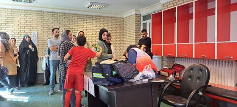 ایستگاه سلامت ویژه فوتبال‌آموزان و خانواده پاکبانان در تبریز برپا شد