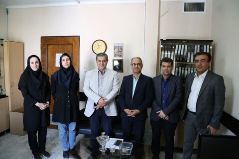تقدیر دکتر نوروزی از مسئول سابق کمیته آموزش و پژوهش فدراسیون پزشکی ورزشی