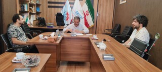 نشست جمعی از پزشکان همکار کمیته پوشش پزشکی مسابقات و مسئول این کمیته با دبیر هیات پزشکی ورشی فارس