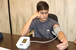 انجام معاینات پزشکی از ورزشکارن اعزامی به رقابتهای المپیاد ورزشی توسط هیات پزشکی ورزشی فارس