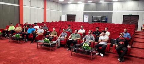 دوره ورزش درمانی در آب شهرستان جاسک