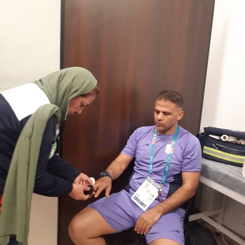 خدمات رسانی به موقع کادر فدراسیون پزشکی ورزشی به اعضای تیم ملی فوتسال پس از گاز گرفتگی