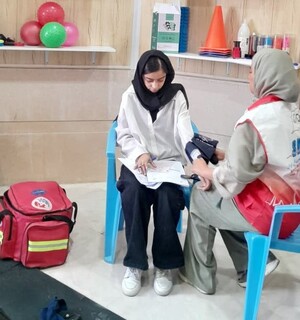 ارزیابی بازیکنان تیم فوتسال شمس شهرستان اوز برای شرکت در رقابتهای کشوری در درمانگاه هیات پزشکی‌ورزشی شهر کوره شهرستان اوز