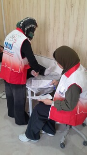 ارزیابی بازیکنان تیم فوتسال شمس شهرستان اوز برای شرکت در رقابتهای کشوری در درمانگاه هیات پزشکی‌ورزشی شهر کوره شهرستان اوز