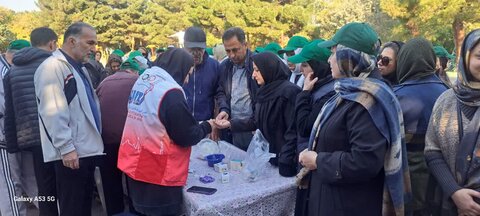 برپایی ایستگاه سلامت در پارک منظریه تبریز با ارائه خدمات رایگان به بیش از ۱۵۰ شهروند