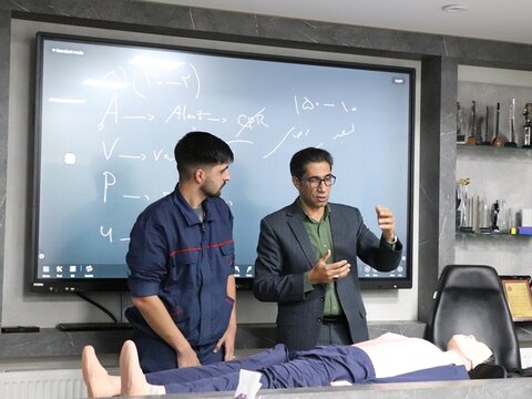 دوره آموزشی احیاء و کمک های اولیه ویژه کارکنان شرکت بارزپخش کرمان