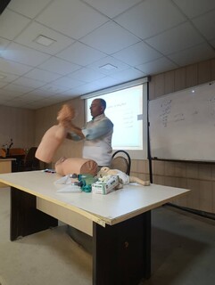 برگزاری دوره امدادگری در زمان بحران با علائم حیاتی و CPR با همکاری جمعیت هلال احمر برگزار توسط هیات پزشکی ورزشی لارستان