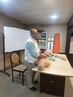 برگزاری دوره امدادگری در زمان بحران با علائم حیاتی و CPR با همکاری جمعیت هلال احمر برگزار توسط هیات پزشکی ورزشی لارستان