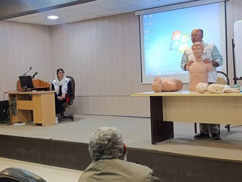 برگزاری دوره امدادگری در زمان بحران با علائم حیاتی و CPR با همکاری جمعیت هلال احمر برگزار توسط هیات پزشکی ورزشی لارستان