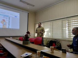 کارگاه کمکهای اولیه تاریخ ۲۸ دیماه و ۱بهمن ماه برای پرسنل پالایشگاه در کلینیک تخصصی درمانگاه اراک با تدریس ماهان فراهانی برگزار شد