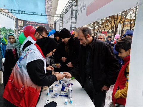 ایستگاه‌های سلامت و تندرستی برای راهپیمایی‌کنندگان ۲۲ بهمن در تبریز و شهرستان‌ها برپا شد