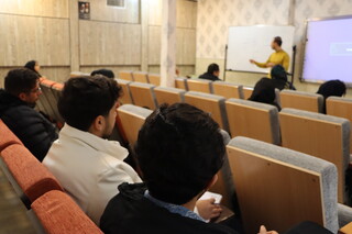 دوره ورزش درمانی در آب در استان مرکزی