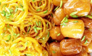 مصرف زولبیا و بامیه در افطار
