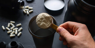 دکتری تغذیه ورزشی پاسخ می‌دهد: ورزشکاران در ماه مبارک رمضان چگونه مکمل مصرف کنند؟