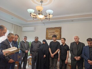 تجلیل هیات پزشکی ورزشی استان تهران خانواده دو شهیدکاراته کار جنگ رمضان