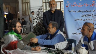 گزارش تصویری از ویزیت رایگان دکتر برجویی فرد رئیس هیئت پزشکی ورزشی بوشهر در چهلمین شهادت امام امت و برپایی موکب توسط آن هیئت