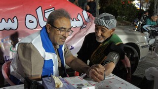 گزارش تصویری از ویزیت رایگان دکتر برجویی فرد رئیس هیئت پزشکی ورزشی بوشهر در چهلمین شهادت امام امت و برپایی موکب توسط آن هیئت