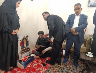 تجلیل هیات پزشکی ورزشی استان تهران از خانواده 3 شهید ورزشکار جنگ رمضان