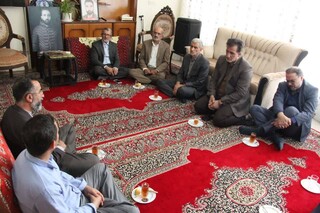  تجلیل دکتر نوروزی از خانواده شهید ورزشکار ستوان یکم پاسدار شهید سید محمد مهدی عرب شهید جنگ رمضان/ویدیو