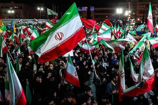 تجلیل دکتر جنگی اقدم از خانواده شهید جنگ رمضان محمدرضا عبدی