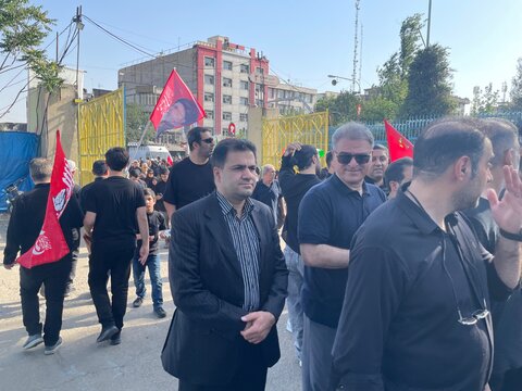 گزارش تصویری وداع رئیس هیات پزشکی ورزشی استان تهران در معیت وزیر و خانواده ورزش با رهبر شهید