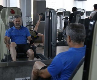 ارائه خدمات به ملی پوشان و پیشکسوتان ورزش در مرکز فیزیوتراپی ورزشی و توانبخشی فدراسیون پزشکی ورزشی