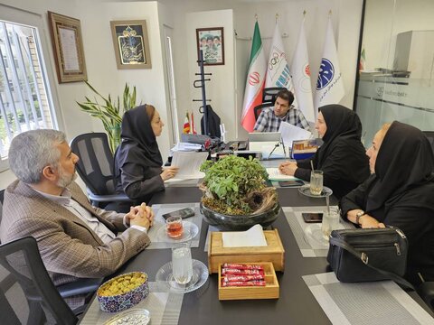 گزارش تصویری امضای تفاهم‌نامه اجرای طرح پایش سلامت کارکنان اداره کل ورزش و جوانان در هیات پزشکی ورزشی استان