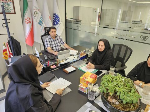 گزارش تصویری امضای تفاهم‌نامه اجرای طرح پایش سلامت کارکنان اداره کل ورزش و جوانان در هیات پزشکی ورزشی استان