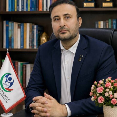 کارمندان، نماد تعهد، تخصص و خدمت صادقانه به جامعه هستند