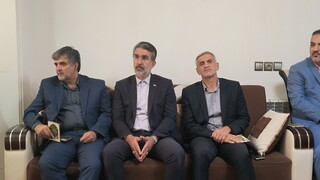 تجلیل رئیس فدراسیون پزشکی ورزشی از خانواده دو شهید والامقام