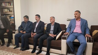 تجلیل رئیس فدراسیون پزشکی ورزشی از خانواده دو شهید والامقام