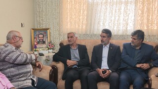 تجلیل رئیس فدراسیون پزشکی ورزشی از خانواده دو شهید والامقام