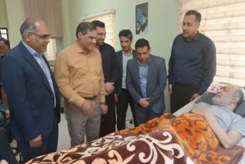 ادای احترام به مقام شامخ جانبازان به مناسبت هفته دفاع مقدس