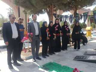 برگزاری ایستگاه تندرستی و گلباران گلزارشهدا توسط هیأت پزشکی شهرستان بافت