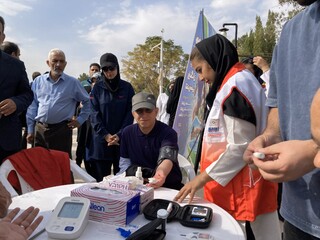 بازدید فرماندار و رئیس اداره ورزش و جوانان از ایستگاه رایگان تندرستی یزد